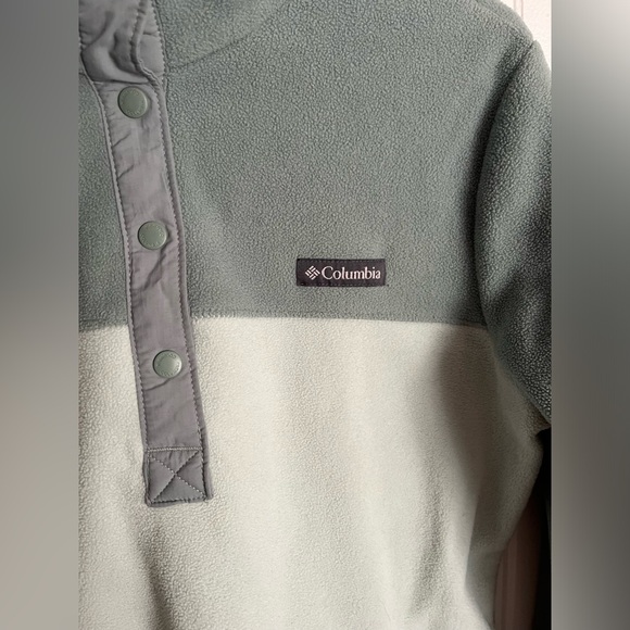 Columbia Fleece Half Button Tops - Picture 3 of 5